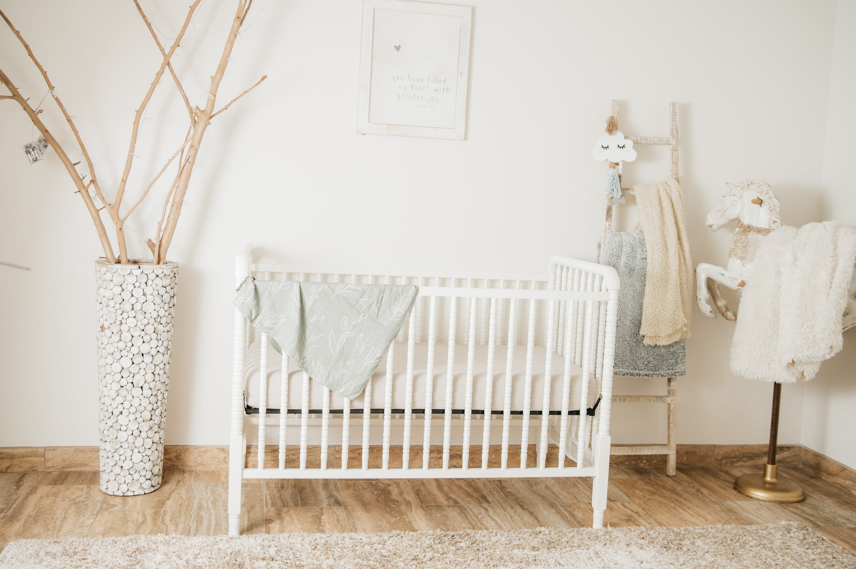 How to Decorate an Enchanting Earthy Green Nursery